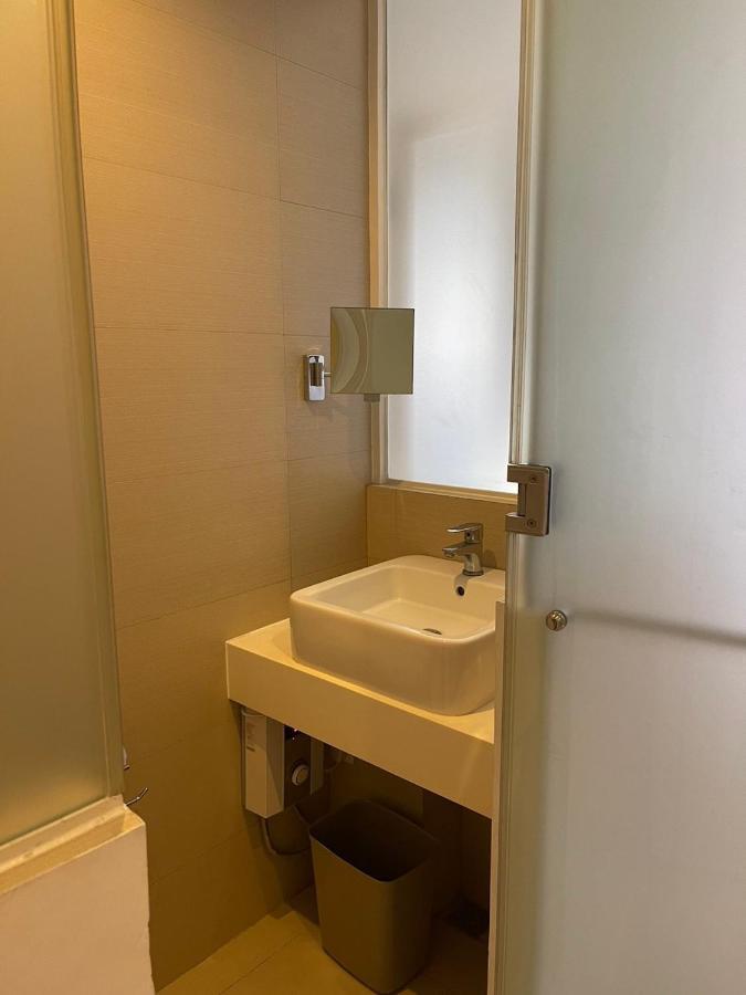Wow Budget Hotel Cubao Quezon City Exteriör bild