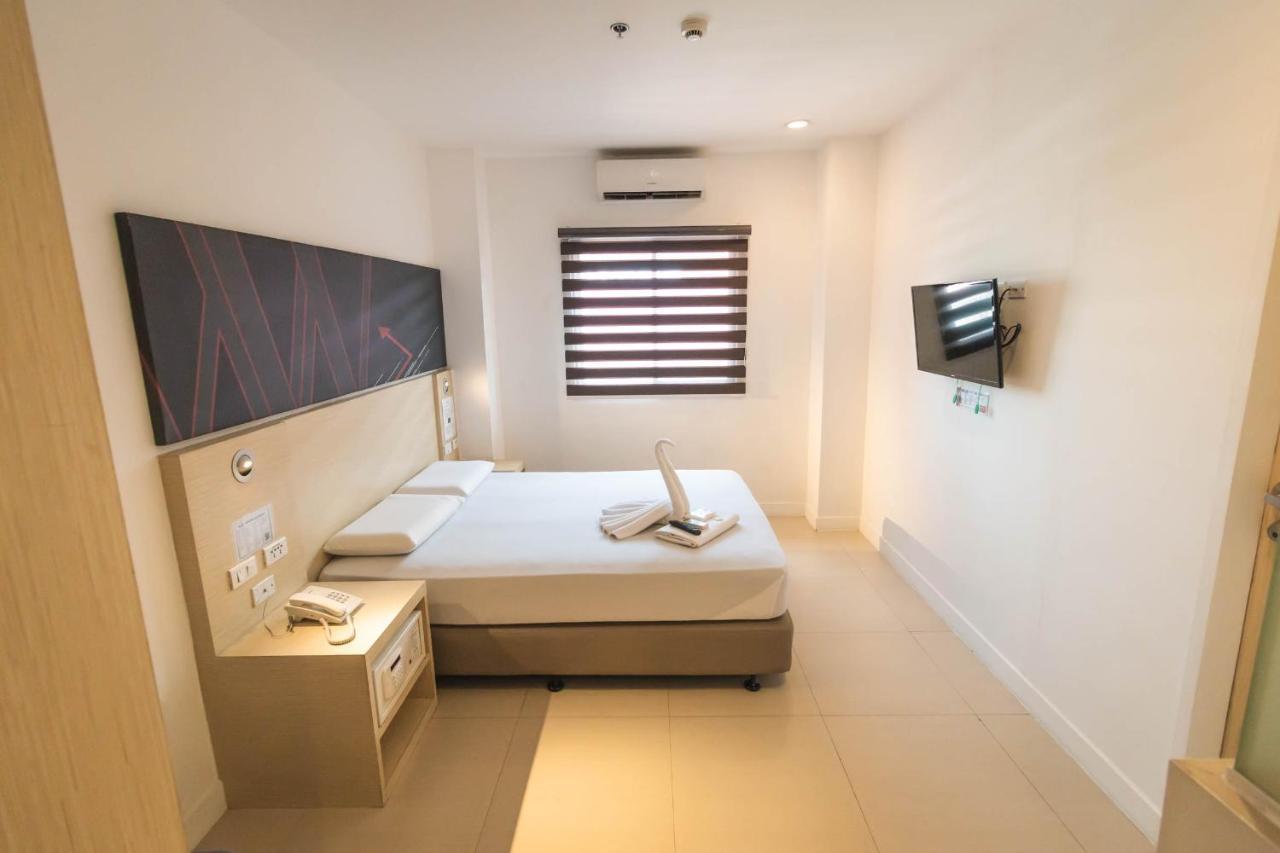 Wow Budget Hotel Cubao Quezon City Exteriör bild
