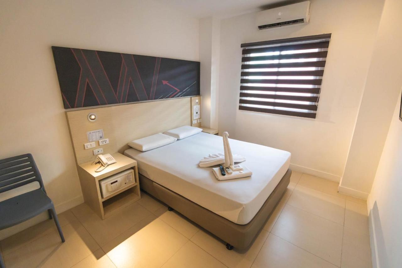Wow Budget Hotel Cubao Quezon City Exteriör bild