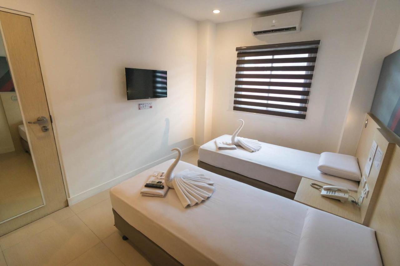 Wow Budget Hotel Cubao Quezon City Exteriör bild