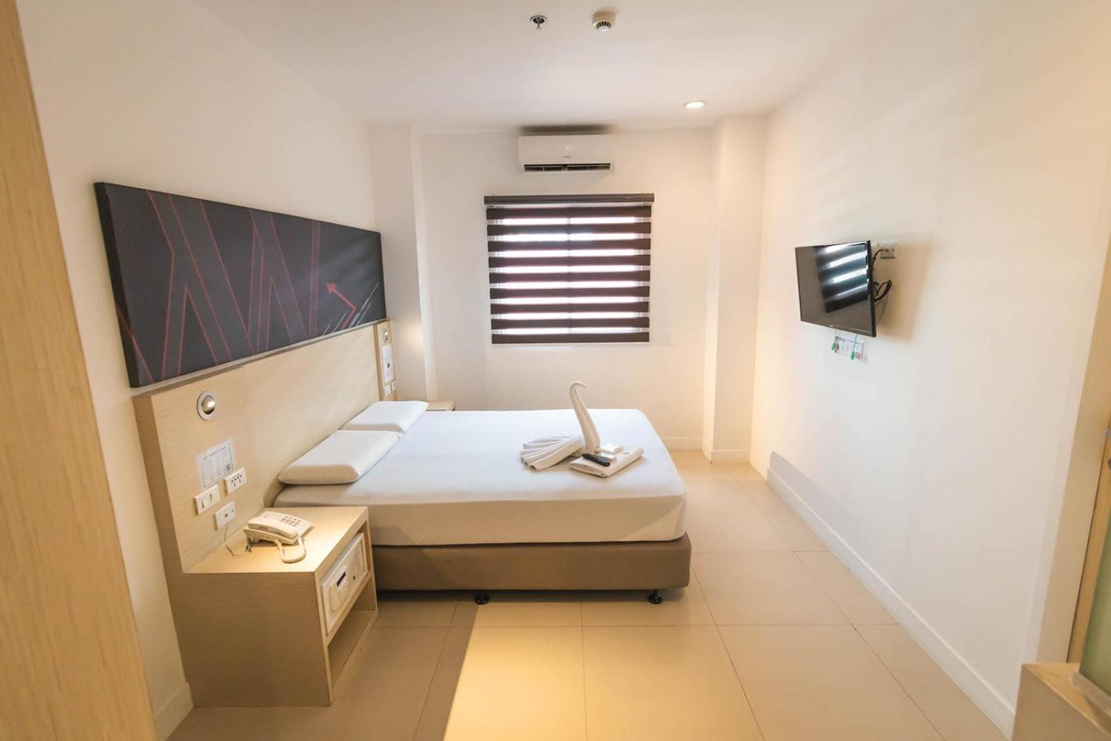 Wow Budget Hotel Cubao Quezon City Exteriör bild